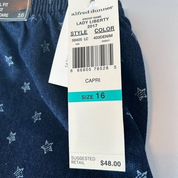 NWT Alfred Dunner Blue Jean Capris with Stars Design - Picture 11 of 12